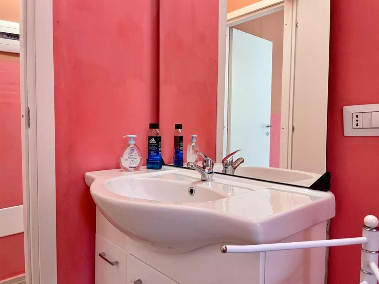 The Orange Housing In 코모 외부 사진